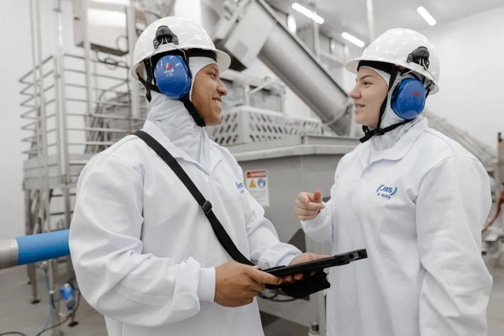 Com mais de 20 vagas em MT, Friboi lança programa para formação de jovens lideranças operações industriais